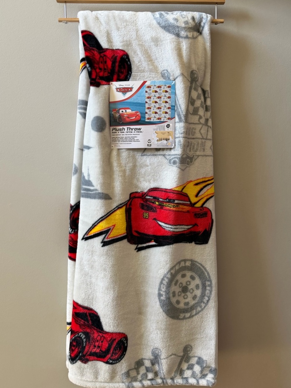 Disney Cars Blanket NEW Fleece Throw Lightning McQueen Kachow LMQ Racing Champ